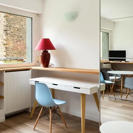 Charming Studio Close To Eiffel Tower By Guestready