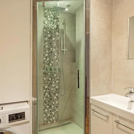Appartement Charming Studio Close To Eiffel Tower By Guestready